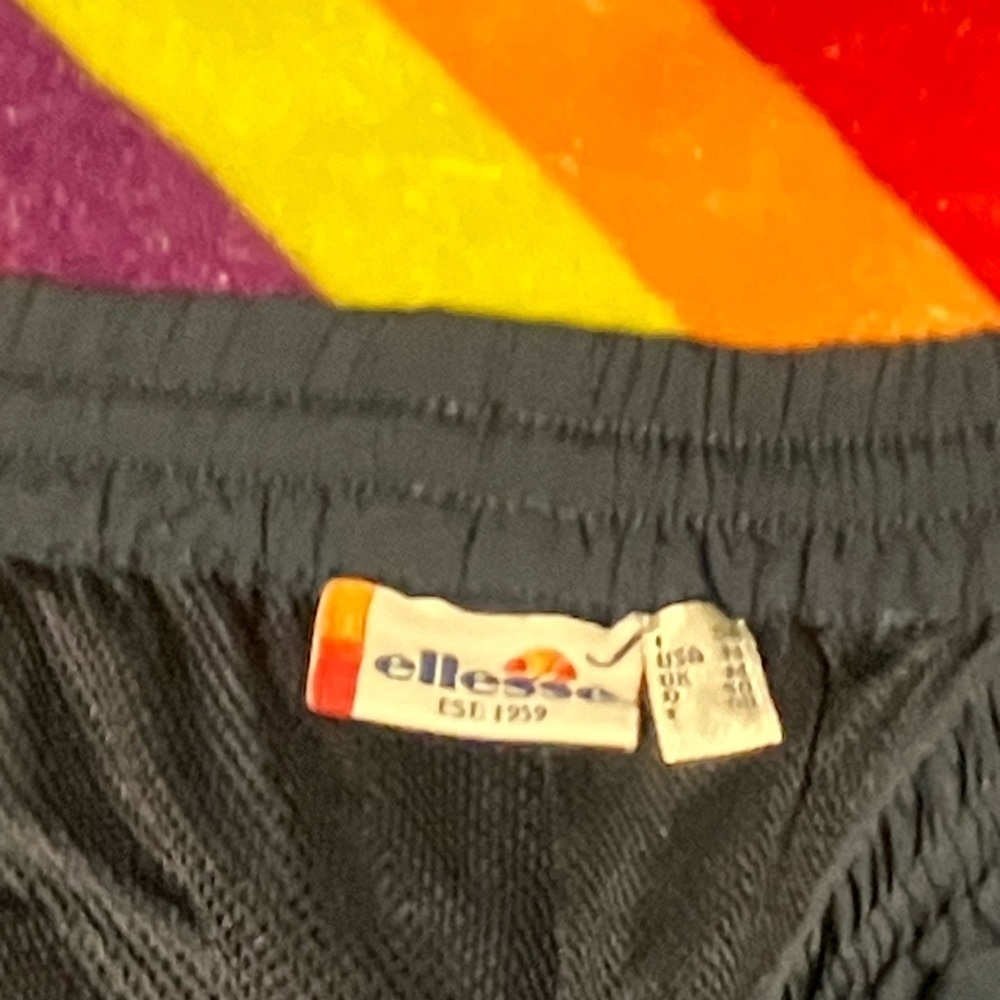 Ellesse shorts size medium - Picture 3 of 4